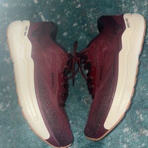 Brooks Men’s Ghost Max 2 Shoes Wine Maroon Size 9 Excellent Condition